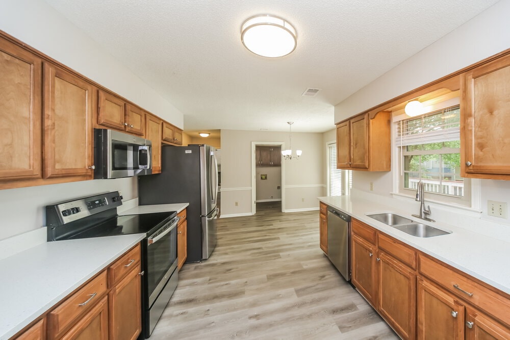 Building Photo - 5005 Cottage Ln