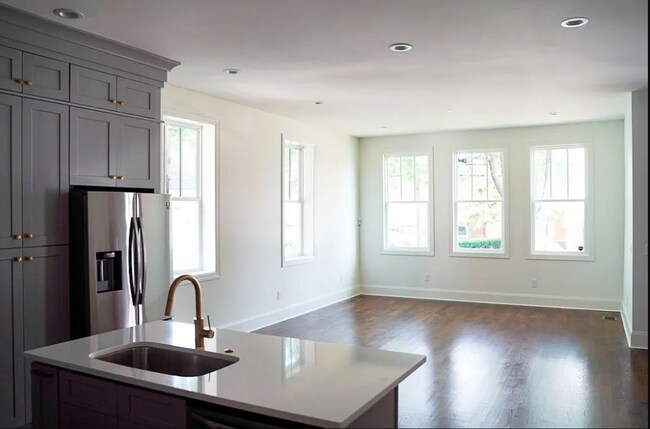 Building Photo - 1705 Heiman St