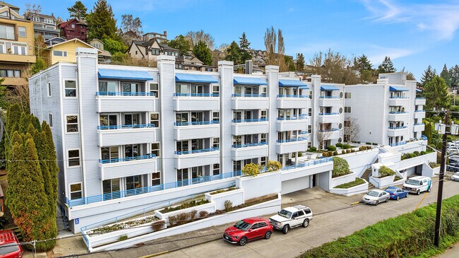 Building Photo - 2244 13th Ave W