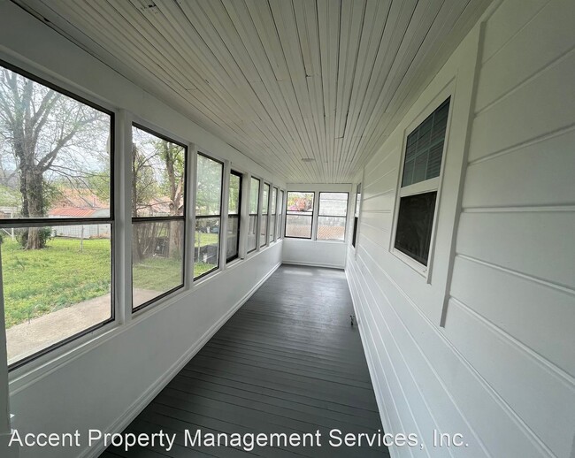 Building Photo - 2 br, 1 bath House - 815 North Gary Place