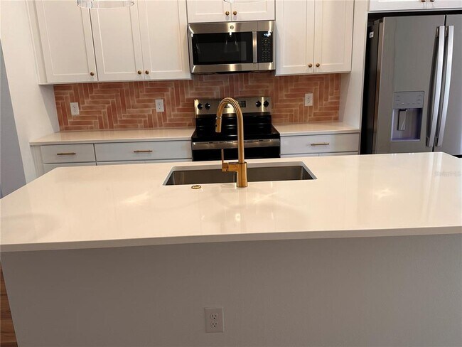 Building Photo - 17592 Northlake Grv Dr