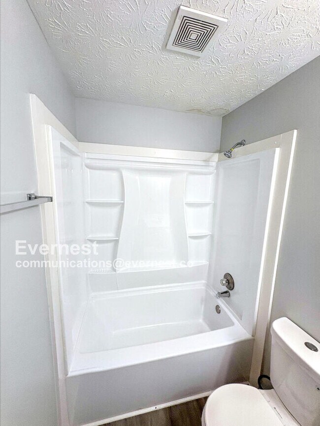 Building Photo - 305 Renee Dawn Ct