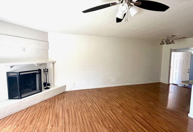 Building Photo - Great home with LARGE backyard!