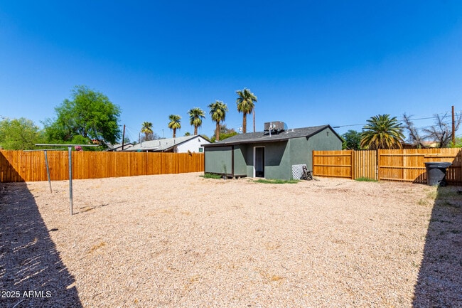 Building Photo - 1424 S Bonarden Ln