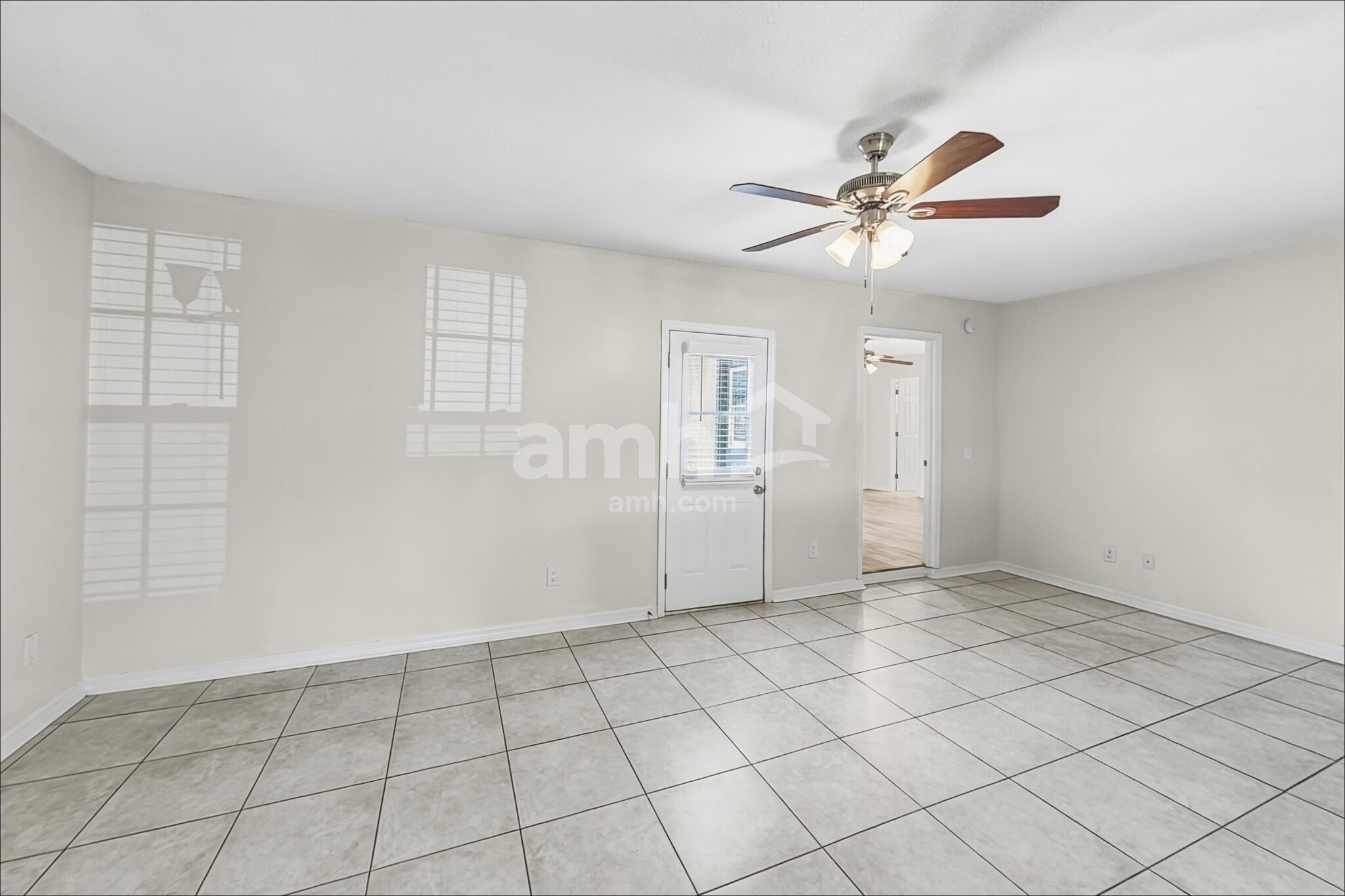 Building Photo - 1694 Ashwood Cir
