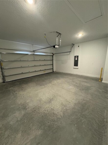 Building Photo - 6668 SW 89th Loop