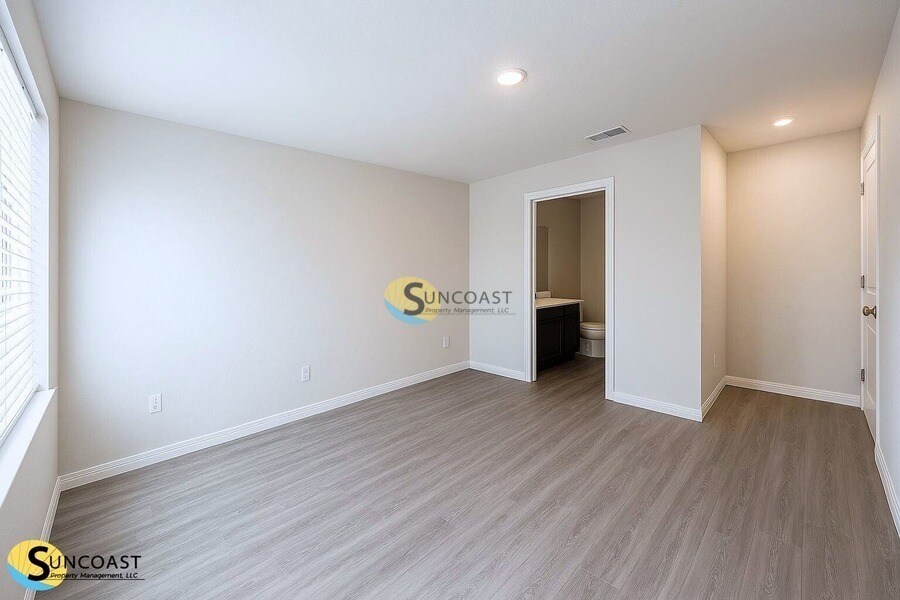 Building Photo - 6486 Sweetbay Ln