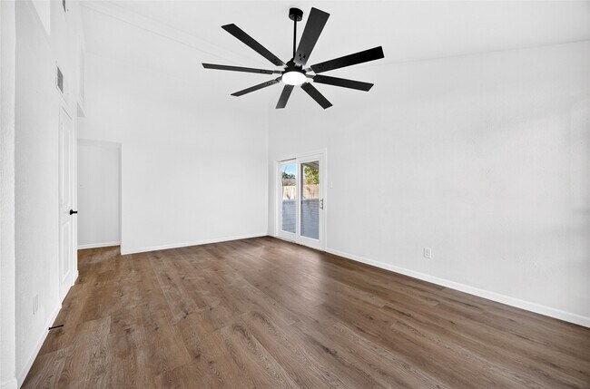 Building Photo - 24114 4 Sixes Ln