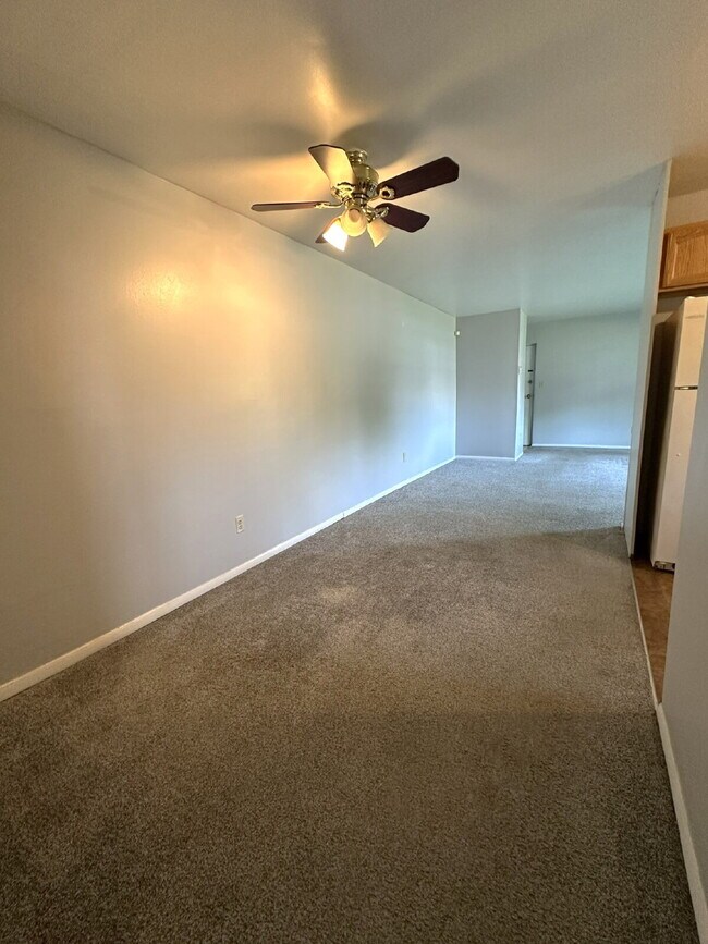 Building Photo - COMING SOON! 1 Bedroom condo in Reisterstown