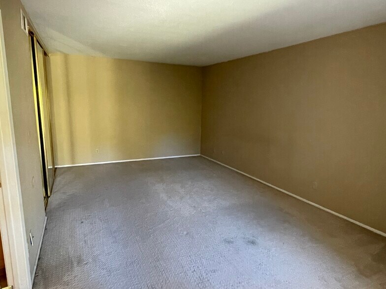 Building Photo - 2802 Cazadero Dr