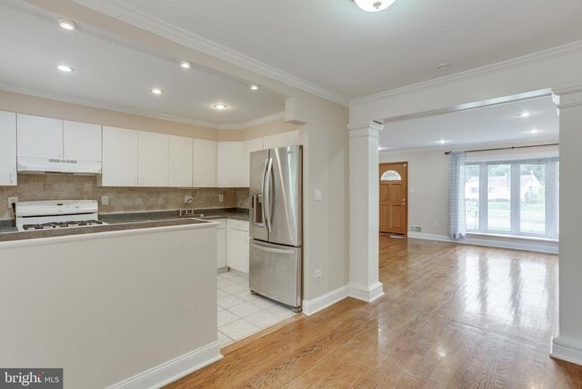 Building Photo - 12909 Grenoble Dr