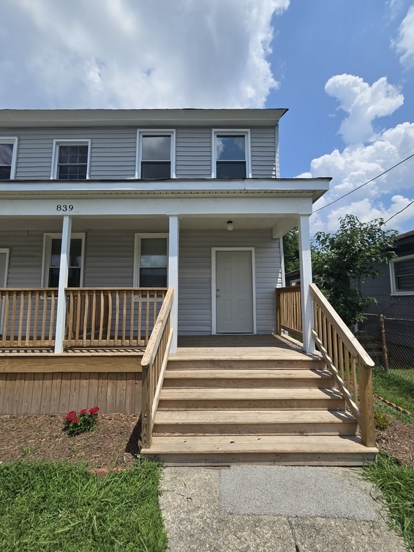 Primary Photo - 839 Mt Vernon Ave