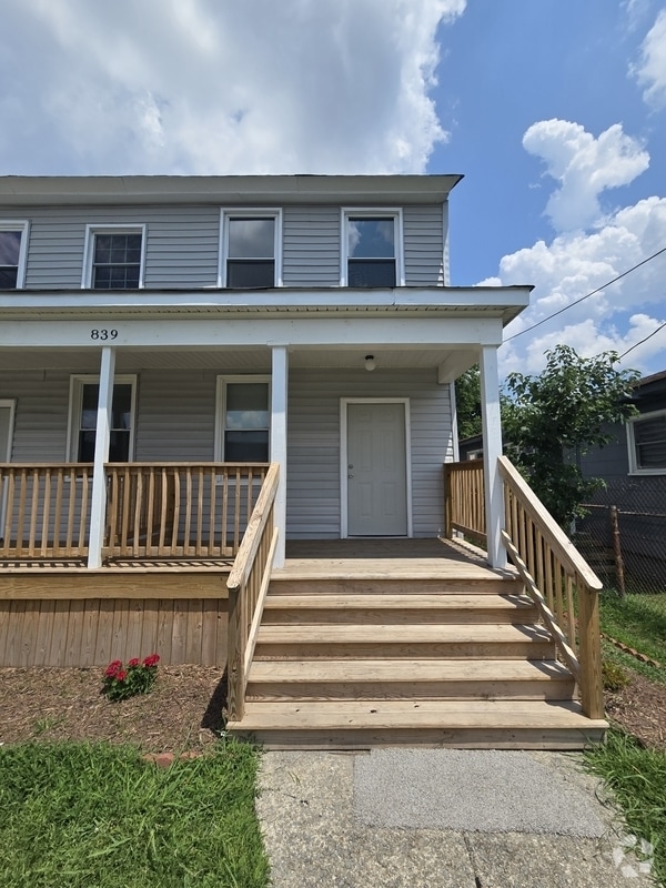 Building Photo - 839 Mt Vernon Ave