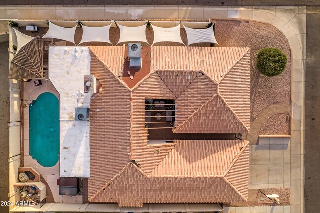 Building Photo - 5431 W Cochise Dr