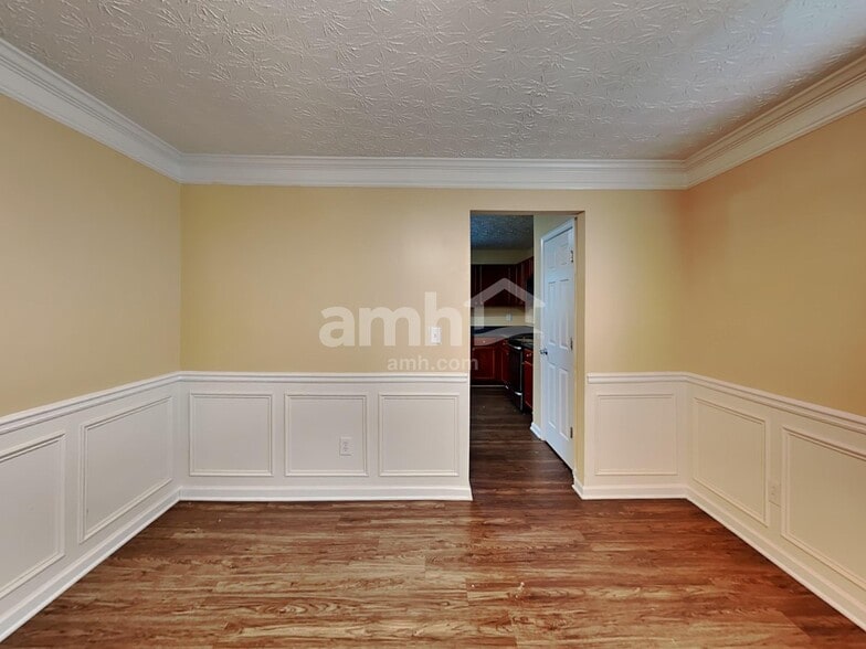 Building Photo - 221 Millstone Dr