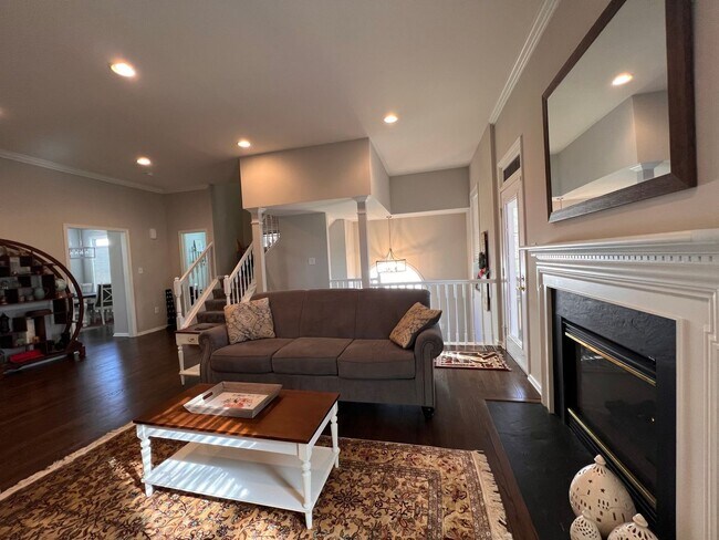 Building Photo - Heart's Desire End Unit Townhome 2700+ SqFt - Lowes Island