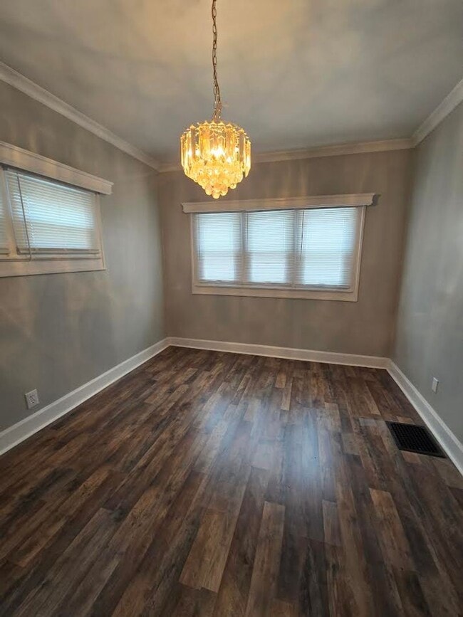 Building Photo - Three Bedroom Home located on Westside near 30th Street and MLK Drive