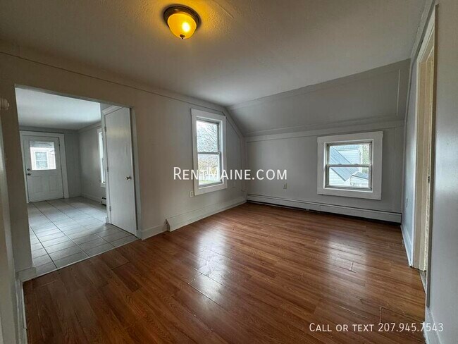 Building Photo - 3 Carey Ln