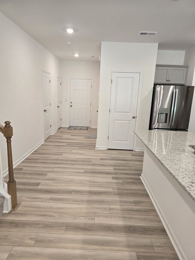 Building Photo - New Construction 3BR/2.5BA Townhome in Monroe