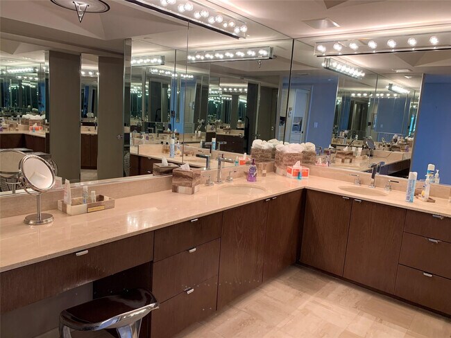 Building Photo - 4101 N Ocean Blvd