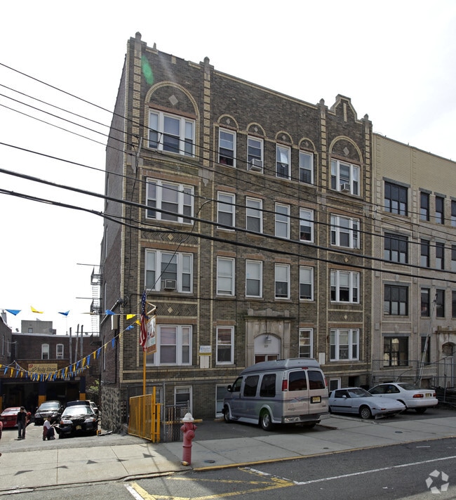 Building Photo - 521-523 51st St