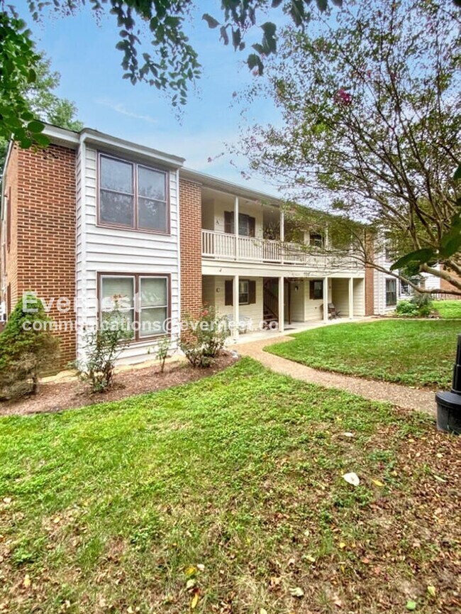 Primary Photo - 2 Bed/ 2 Bath Condo with Washer/Dryer / Pe...