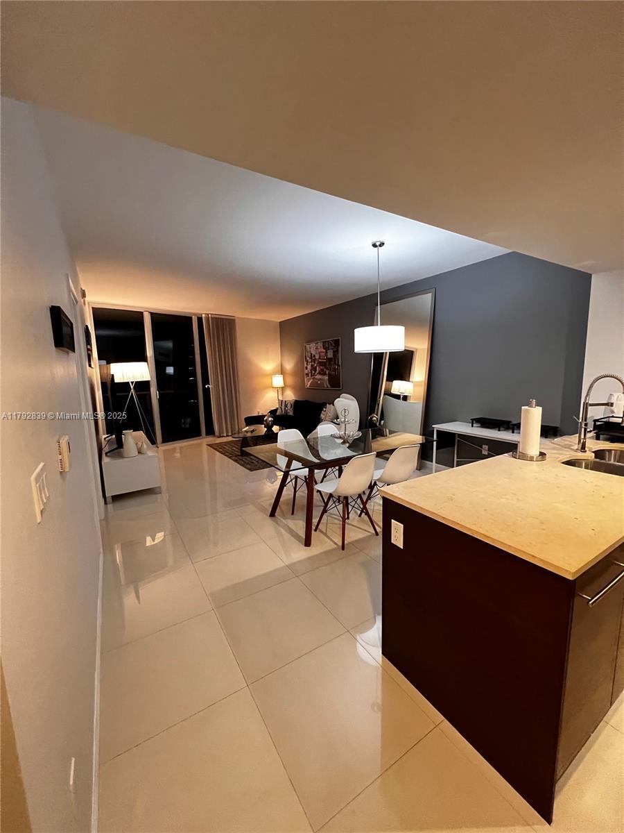 Building Photo - 475 Brickell Ave