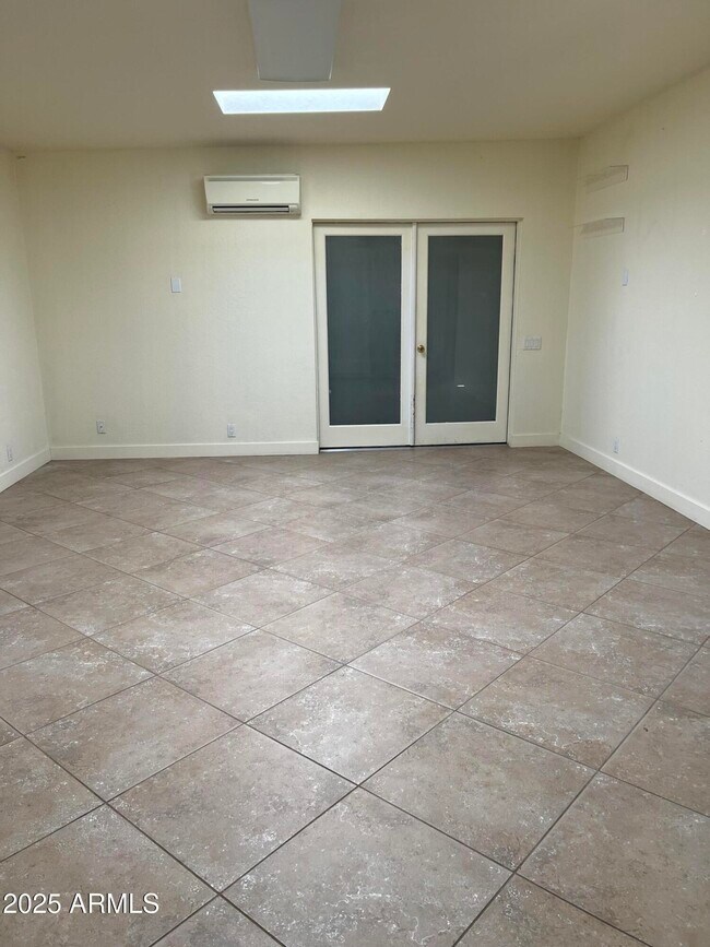 Building Photo - 4847 E Calle de Las Estrellas Rd