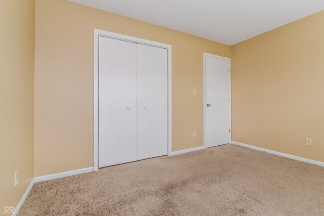 Building Photo - 7467 Grandview Dr