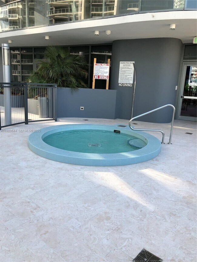 Building Photo - 1000 Brickell Plaza