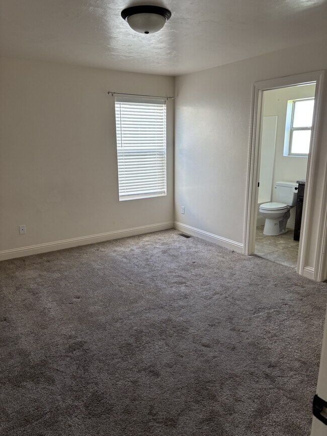 Building Photo - 4261 Liberty Dr