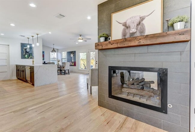 Building Photo - 7002 Whispering Oaks Dr