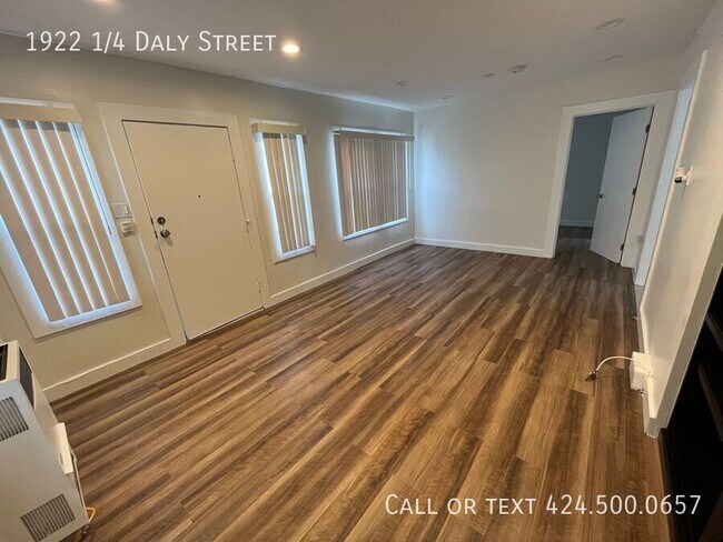 Building Photo - 1922 1/4 Daly Street-