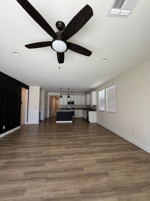 Building Photo - 35040 N Barrel Rd