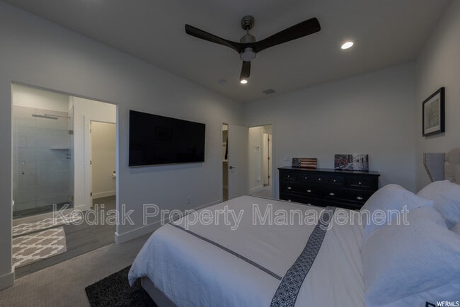 Building Photo - 1541 E Talo Ct