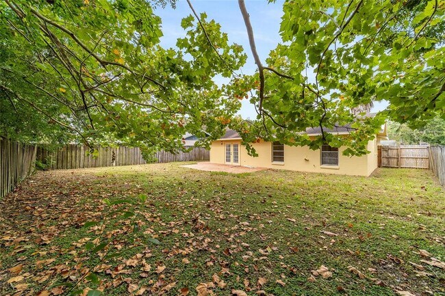 Building Photo - 1810 NE 29th Pl