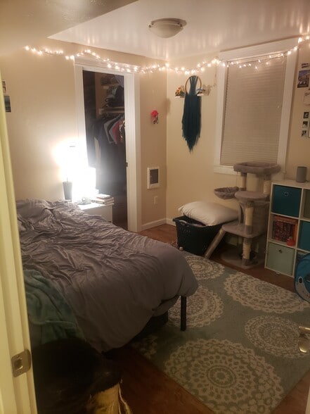 Building Photo - 1358 NW Hall Dr