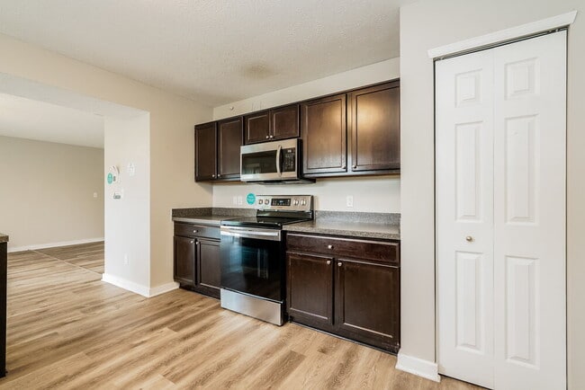 Building Photo - 524 Grassy Bend Dr