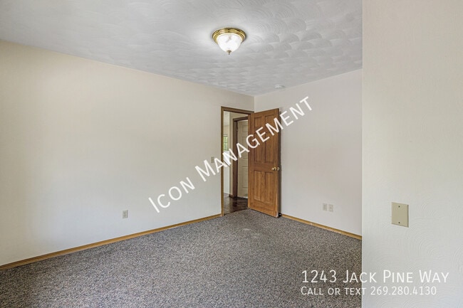 Building Photo - 1243 Jack Pine Way