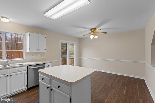 Building Photo - 2978 Mourning Dove Pl