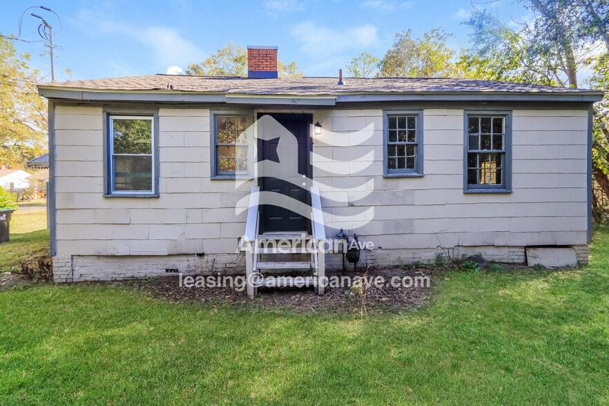 Building Photo - 211 Meadowdale Dr