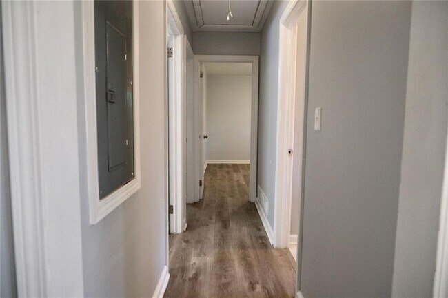 Building Photo - 4867 Flint Hill Rd SW