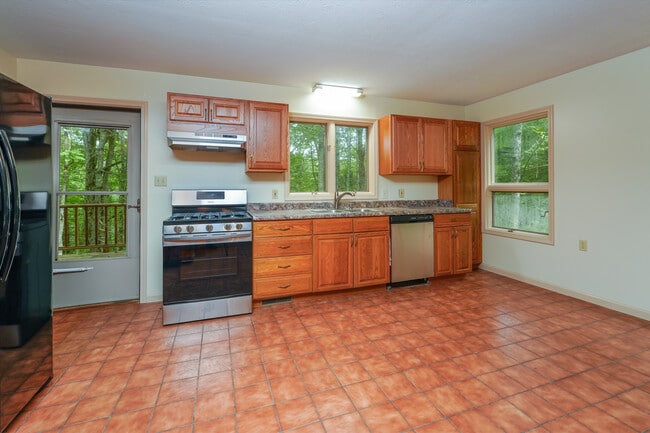 Building Photo - 480 Wingfield Way