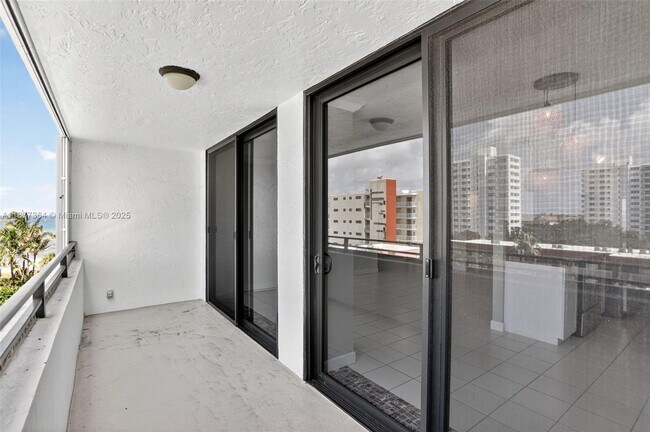 Building Photo - 1500 N Ocean Blvd