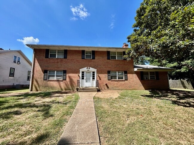 Primary Photo - 1107 Stinson Ave