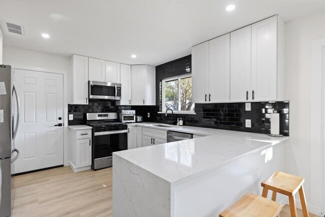 Building Photo - 5302 Woodmoor Dr