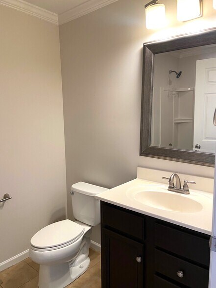 Building Photo - 336 Oak Leaf Cir