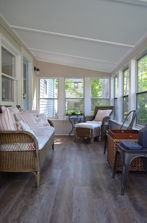 Building Photo - 2 Saratoga Ct