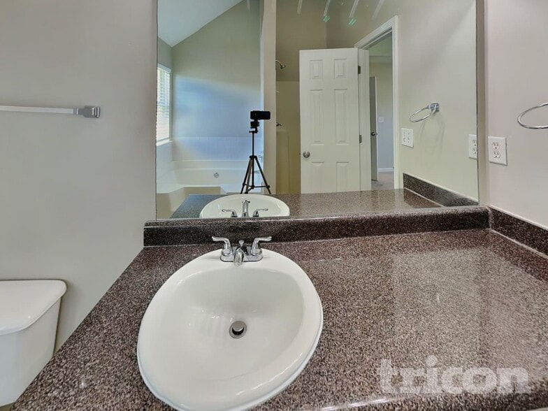 Building Photo - 1057 Misty Meadows Point