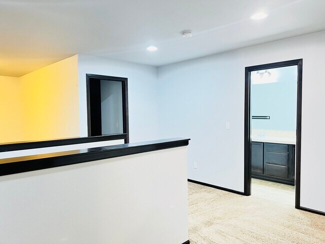 Building Photo - 5815 148th Pl NE